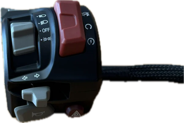 AODES/UPMOTO 650/850/1000/1000 MUD Valdymo pultas ant vairo 17009190082
